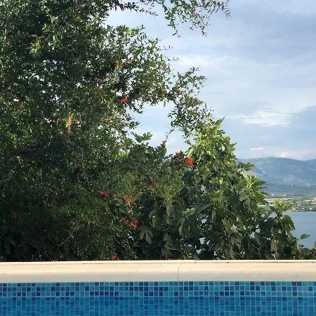 Garden Near Trogir, With Swimming Pool And Barbecue Area Apartment Trogir